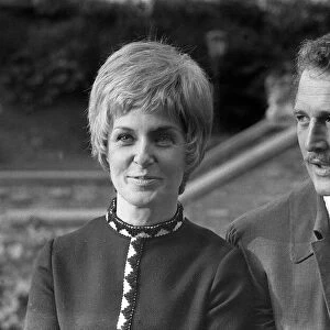 Joanne Woodward and Husband Paul Newman October 1969 At a press conference in