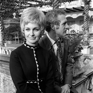Joanne Woodward October 1969 And Husband Paul Newman at a press conference in