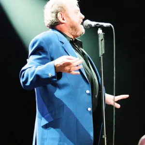 Joe Cocker special guest at Eric Clapton concert, the Sheffield Arena, Sheffield