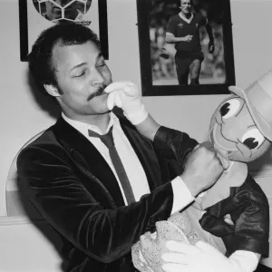John Anthony Conteh, MBE (born 27 May 1951) is a British former professional boxer who John Anthony Conteh, MBE (born 27 May 1951) is a British former professional boxer who