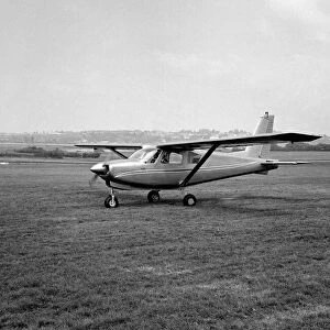 John Britten and Desmond Norman, one-time apprentices at the de Havilland aeronautical