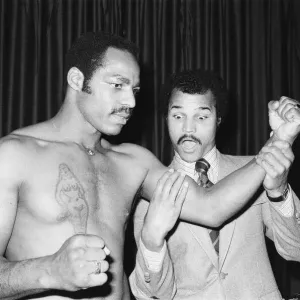 John Conteh meets stand in opponent Leonadro Rodgers for the first time John Conteh meets stand in opponent Leonadro Rodgers for the first time