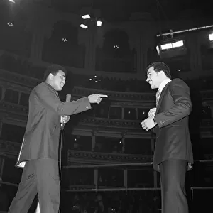 John Conteh and Muhammad Ali commentate on the fight between Joe Bugner
