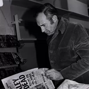 JOHN STONEHOUSE READS THE DAILY STAR 10 / 2 / 1981