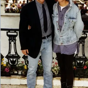 Julia Roberts Actress and former boyfriend Keifer Sutherland in Deaville Julia Roberts Actress and former boyfriend Keifer Sutherland in Deaville