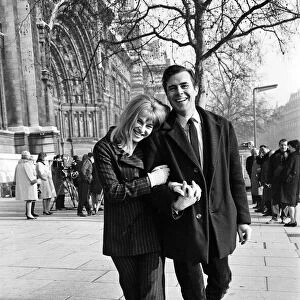 Julie Christie and Dirk Bogarde on location outside the Victoria