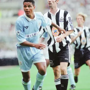 Keith Gillespie jouant pour Newcastle contre Coventry City, août 1995.