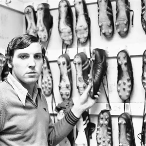 Keith Leonard Aston Villa Striker Retires 1976 Print Keith Leonard Aston Villa Striker Retires 1976 Print