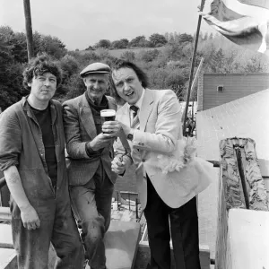 Ken Dodd at Clatterbridge Hospital, Birkenhead. 23rd May 1979 Ken Dodd at Clatterbridge Hospital, Birkenhead. 23rd May 1979