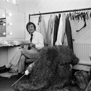 Ken Dodd in dressing room number 1 at Southport Theatre. 3rd September 1989