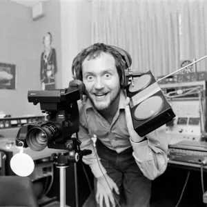 Kenny Everett (né Maurice James Christopher Cole, 25 décembre 1944 - 4 avril 1995)