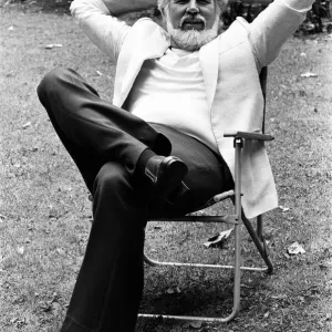 Kenny Rogers, making a rare visit to England while on his way to Paris