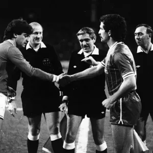 Kevin Ratcliffe of Everton Graeme Souness Liverpool 1984 shake hands Kevin Ratcliffe of Everton Graeme Souness Liverpool 1984 shake hands