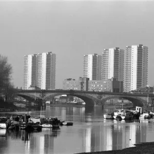 Pont de Kew et la rivière Thames à Londres. 5 mars 1971 Pont de Kew et la rivière Thames à Londres. 5 mars 1971