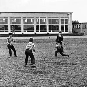 Kids playing a game of cricket at Ravenswood Junior School Ravenswood Road
