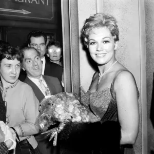 Kim Novak attends the premiere of the Middle of the Night. June 1959 Kim Novak attends the premiere of the Middle of the Night. June 1959