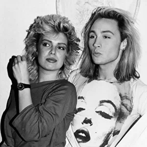Kim Wilde pop singer with Marilyn 1984