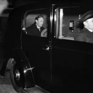 Crisis d'abdication du roi Édouard VIII Le duc de York bientôt roi George VI après. Crisis d'abdication du roi Édouard VIII Le duc de York bientôt roi George VI après.