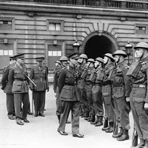 King George VI inspecting Home Guard at Buckingham Palace 1941 WW2