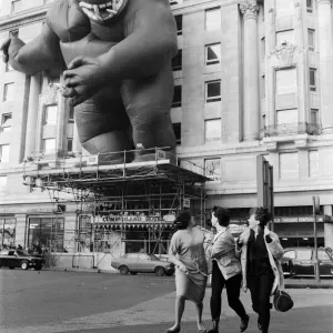 King Kong'towering 90 feet above the traffic King Kong'towering 90 feet above the traffic