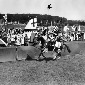 King Richard I and his attendants see an unknown knight unhorse his opponent in King Richard I and his attendants see an unknown knight unhorse his opponent in