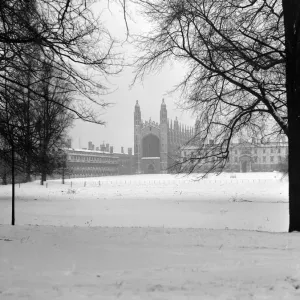 Kings College Chapel seen under a dusting of snow. Cambridge, Cambridgeshire Kings College Chapel seen under a dusting of snow. Cambridge, Cambridgeshire