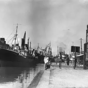 The Kingston Almadine Print, St Andrews Dock Hull 1954 The Kingston Almadine Print, St Andrews Dock Hull 1954