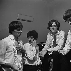 The Kinks pop group 1964 Ray Davies Dave Davies