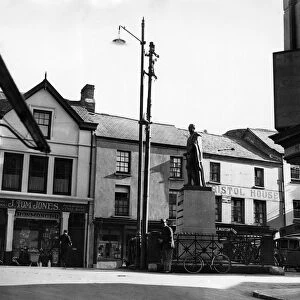 Knott Square, Carmarthen, Wales, Circa 1939. Also pictured, statue of Sir William Nott