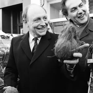 Labour leader Neil Kinnock juggles with produce at a market in Wandsworth, London Labour leader Neil Kinnock juggles with produce at a market in Wandsworth, London