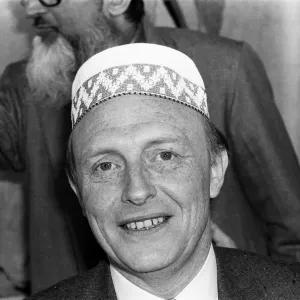 Labour leader Neil Kinnock visits a mosque in Fulham, London. 7th April 1986 Labour leader Neil Kinnock visits a mosque in Fulham, London. 7th April 1986