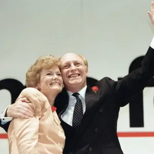 Labour leader Neil Kinnock and his wife Glenys at the Labour press conference at Millbank Labour leader Neil Kinnock and his wife Glenys at the Labour press conference at Millbank
