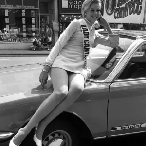 Lady Cantrece Print - 1970 England Legs Competition Winner