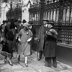 Lady Churchill and her children on their way to hear Winton Churchill