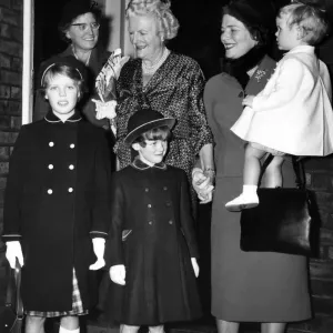 Lady Churchill with Mrs Mary Soames and children, a 1960 print Lady Churchill with Mrs Mary Soames and children, a 1960 print