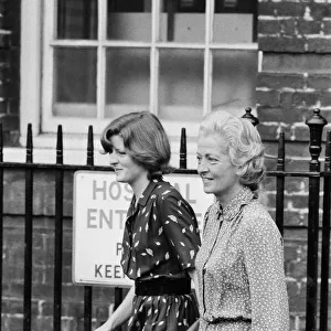 Lady Jane Fellowes (left) and Princess Dianas mother Frances Shand Kydd (right