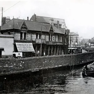 La Mill Lane en Cardiff es casi imposible de reconocer después del Glamorganshire Canal fue. La Mill Lane en Cardiff es casi imposible de reconocer después del Glamorganshire Canal fue.