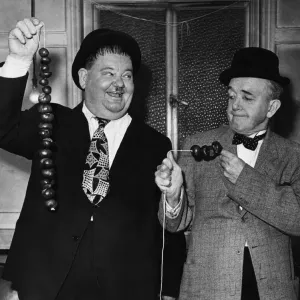 Laurel y Hardy fueron un dúo cómico durante la era clásica temprana de Hollywood. Laurel y Hardy fueron un dúo cómico durante la era clásica temprana de Hollywood.
