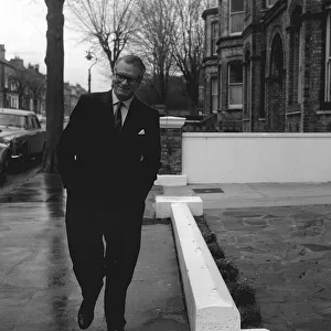 Laurence Olivier December 1961 Arriving at Brighton Nursing Home where his wife