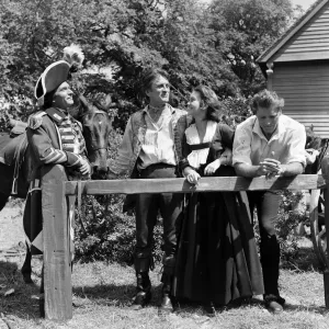 Laurence Olivier, Kirk Douglas and Co on The Devils Disciple Set Print 1958
