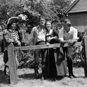 Laurence Olivier, Kirk Douglas, Janette Scott and Burt Lancaster on the set of Laurence Olivier, Kirk Douglas, Janette Scott and Burt Lancaster on the set of
