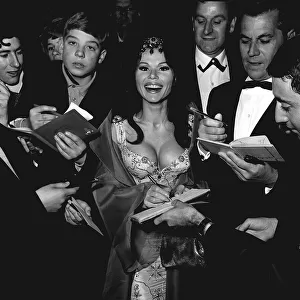 Laya Raki actress and her husband Ron Randell may 1965 arrive to see the Jack