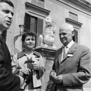 Print of Russian Scientists outside COSPAR meeting, London 1961