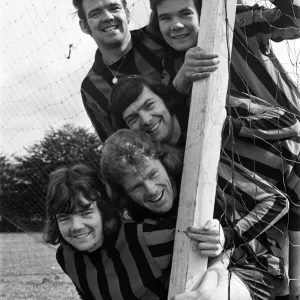 Les cinq frères Ledwidge, Pat, Tony, John, Gerard et Alan.
