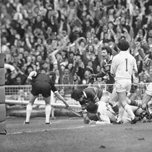 Leeds score a try against St Helens in the Rugby League Cup Final at Wembley