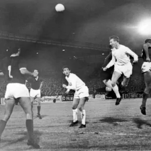 Leeds United 2 v. Sunderland 1 Print, September 1967