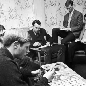 Leeds United players playing Bingo to keep their minds off the game until the last minute Leeds United players playing Bingo to keep their minds off the game until the last minute