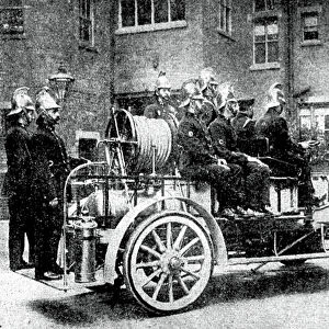 Leicesters 24 horse power Wolseley motor fire engine