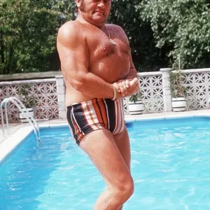 Les Dawson Standing by St Annes Swimming Pool Print (00362) Les Dawson Standing by St Annes Swimming Pool Print (00362)