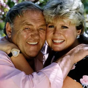 Les Dawson Comedian with wife A&copy;Mirrorpix